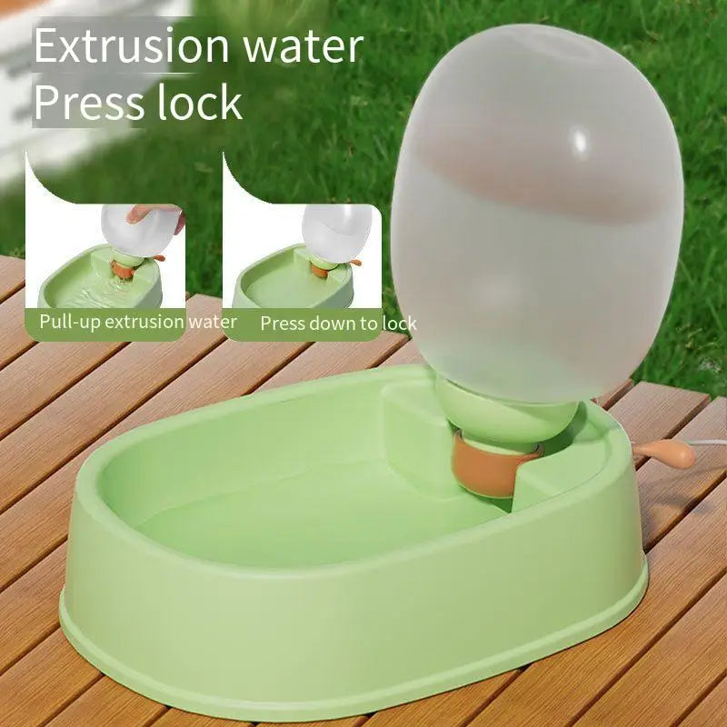 Portable Dog Water Bottle Leak-Proof Travel Ladybug Design Large Capacity Multifunctional Outdoor Drinking Cup Puppy Cat Feeder